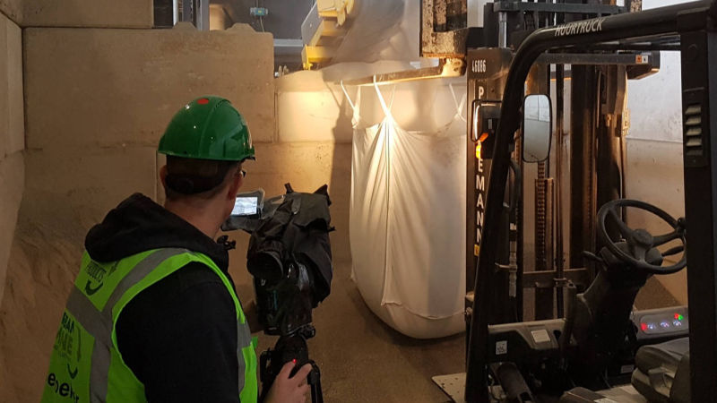 Op locatie voor een bedrijfsreportage